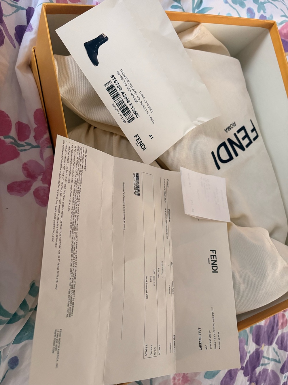 Fendi Cream and Black Branded boots with original receipt, boxing with bags